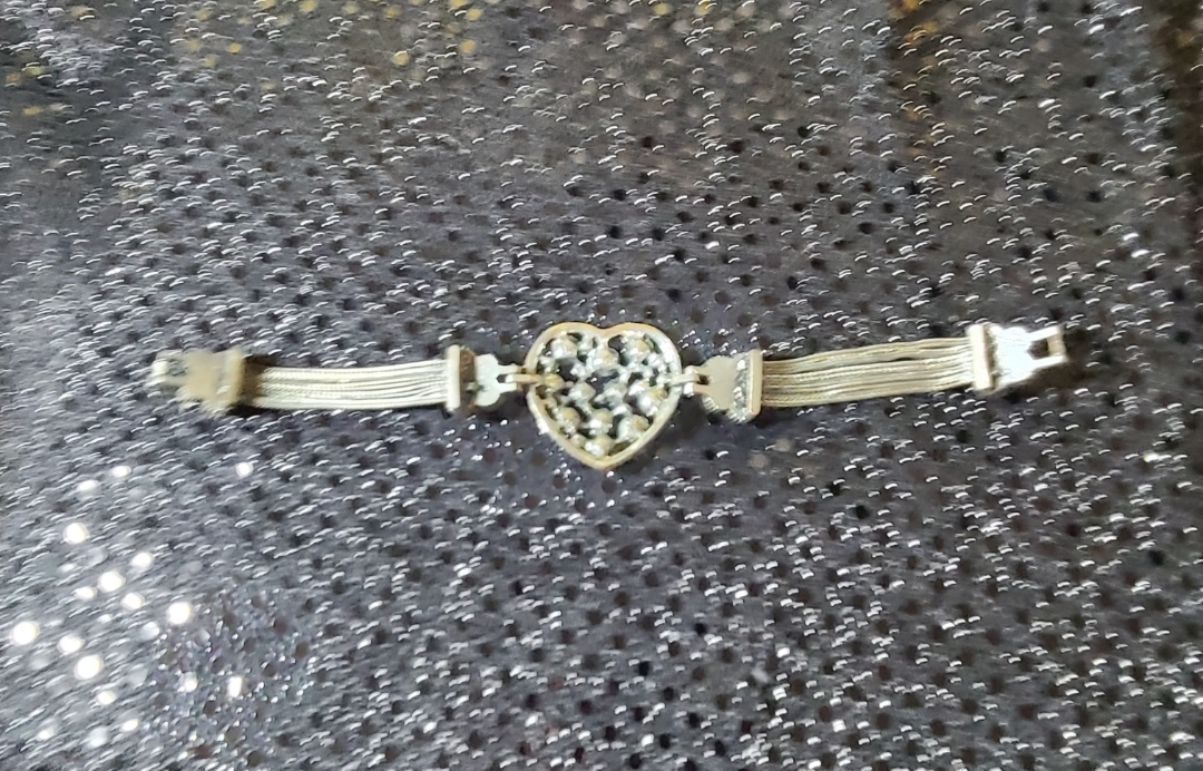 bracelet, buy one$5, get ather same price item, for half price - photo 4