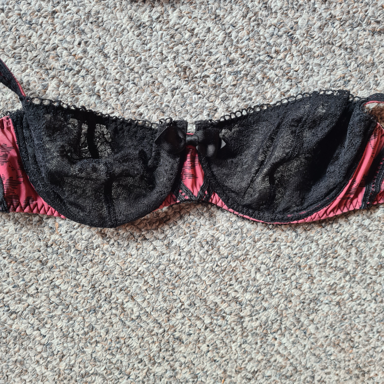 FREE Bundle of 2 bras 🎁 image indicator(5)