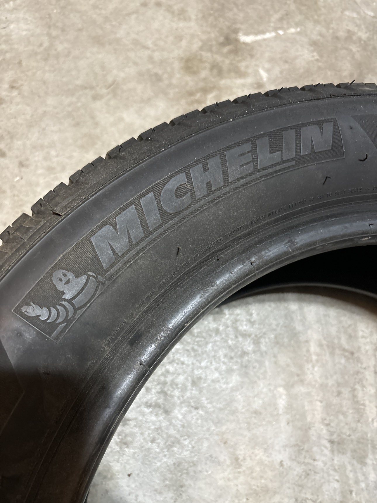 18 inch Michelin all season tires 235/55/R18 - photo 3