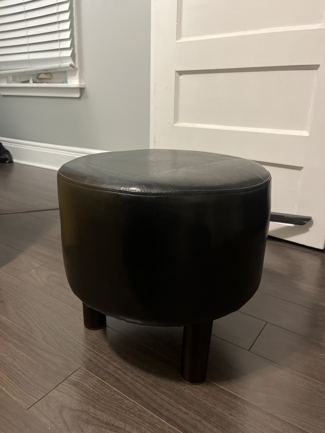 Leather stools - photo 2