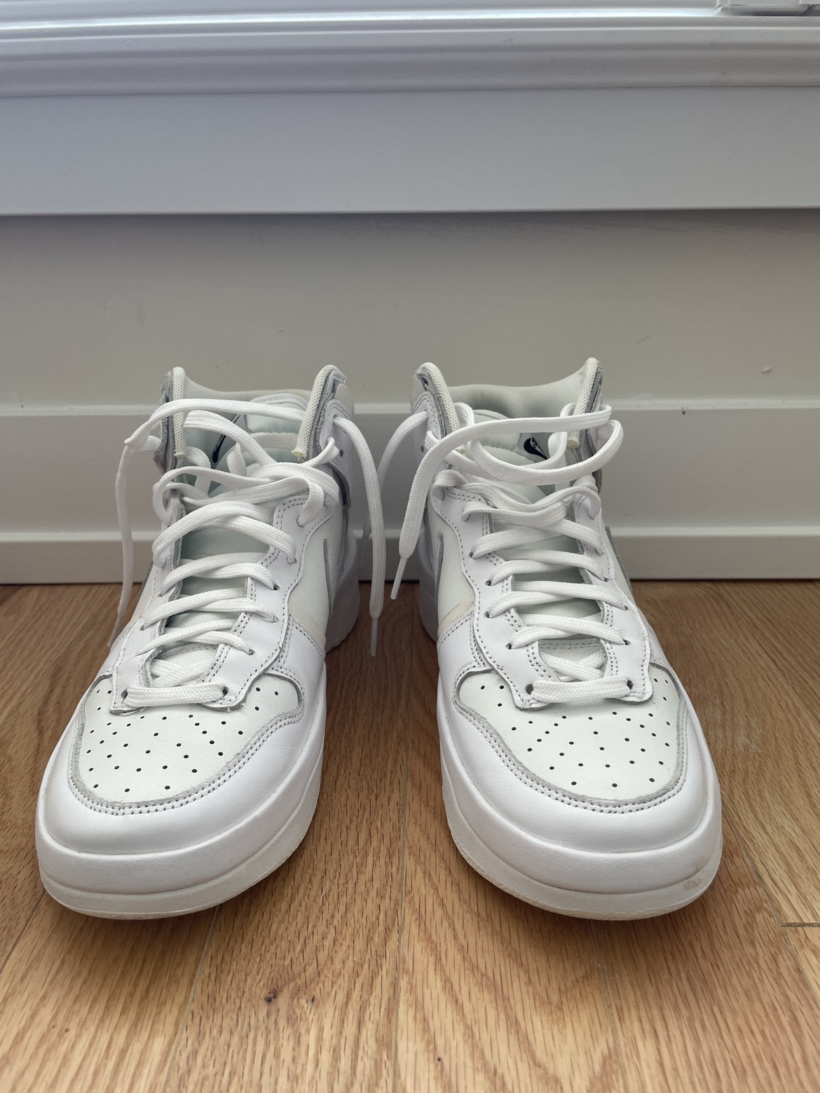 Nike shoes - women's size 10 - photo 2