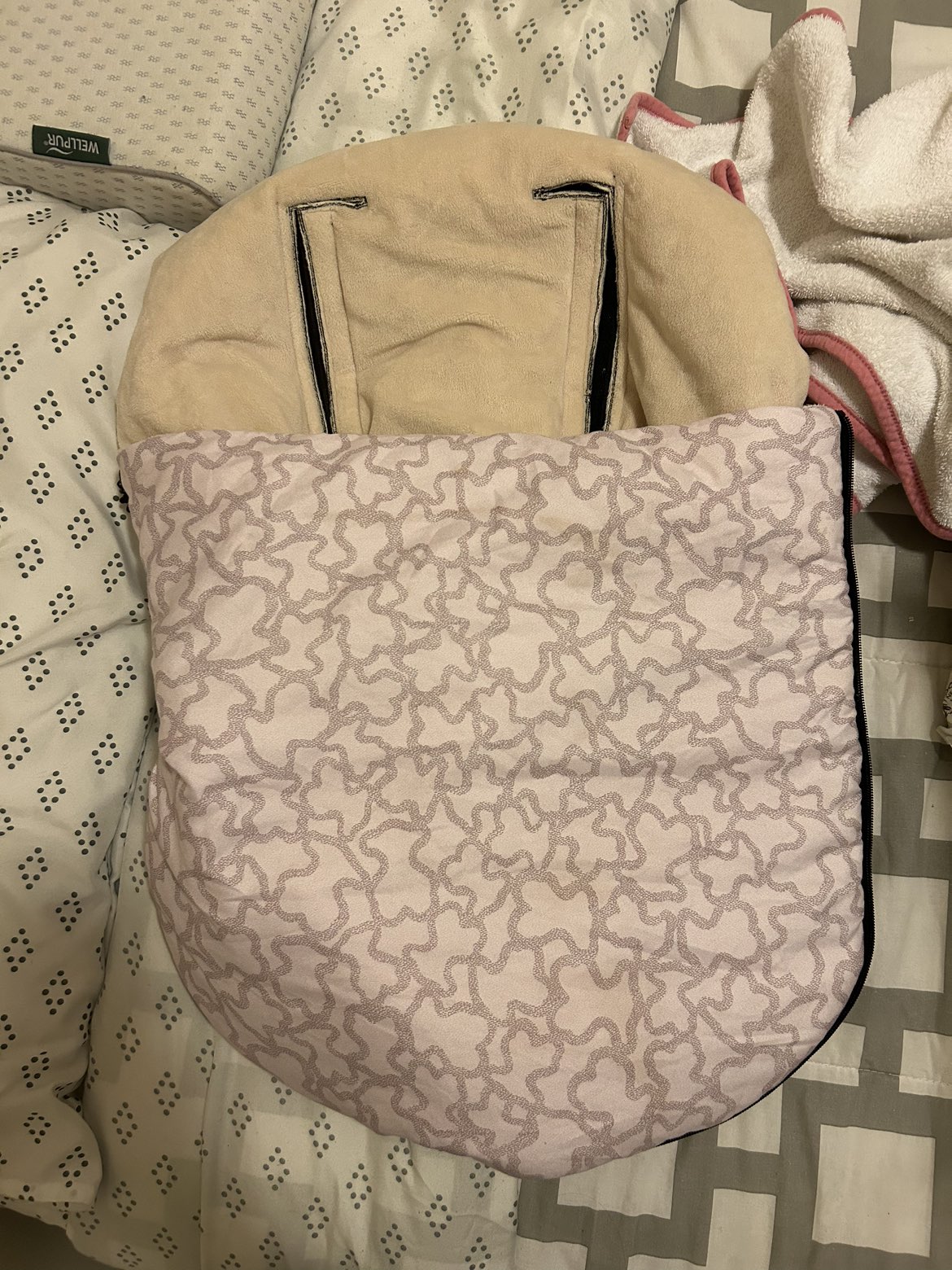 Baby car seat footmuff