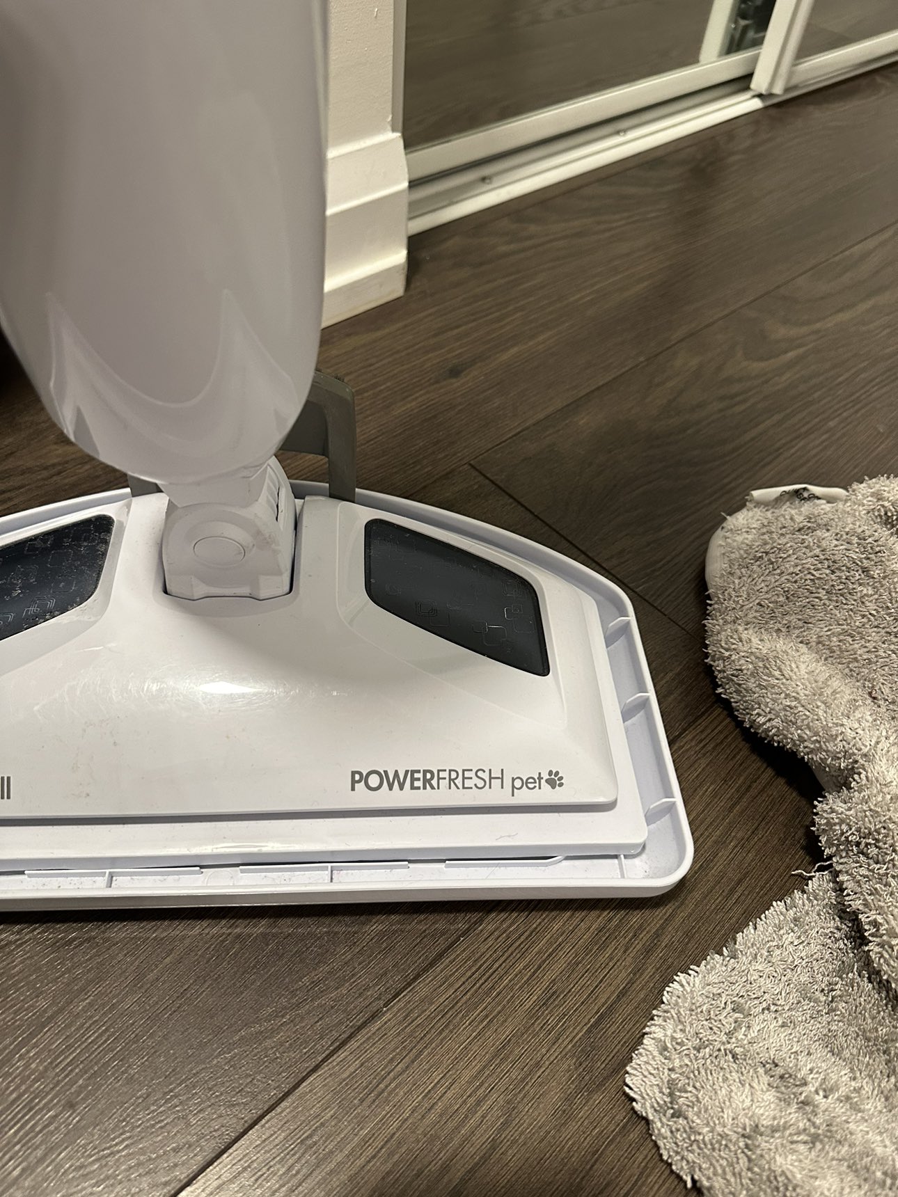 PowerFresh Pet Scrubbing & Sanitizing Steam Mop image indicator(5)