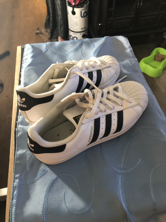 Adidas superstars