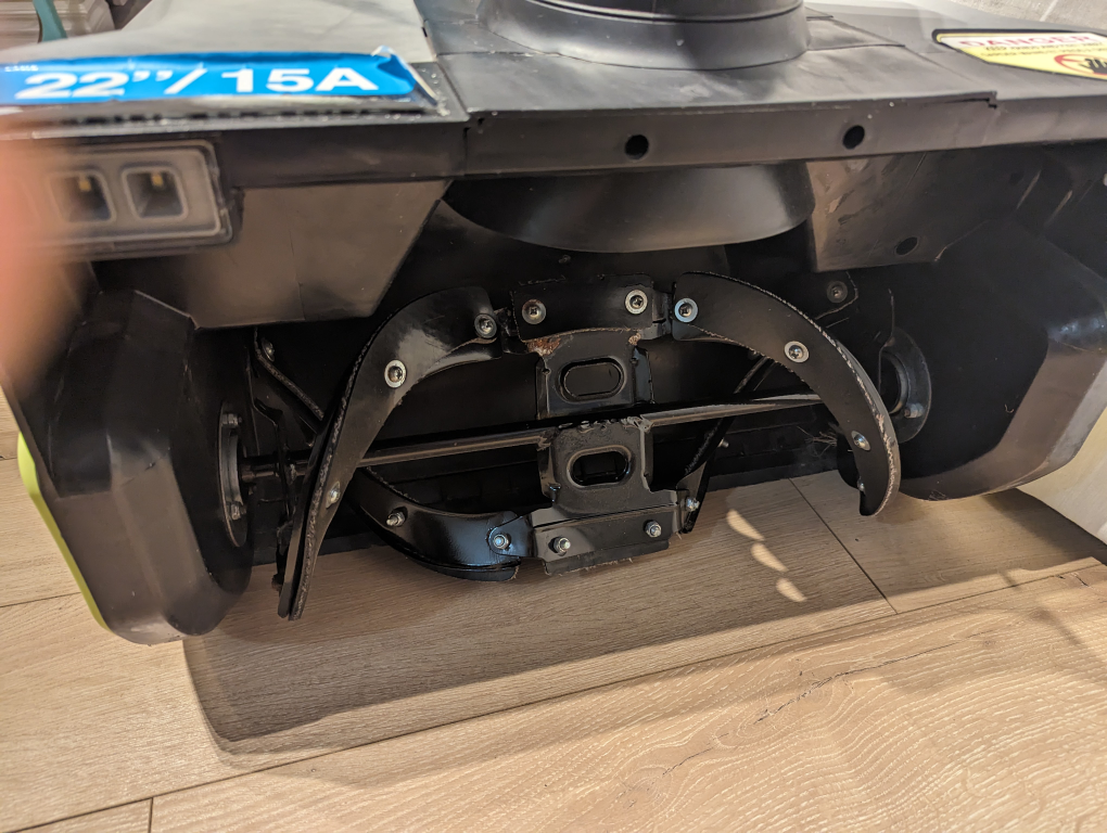 Yardworks 22"/15A Electric snowblower - photo 2