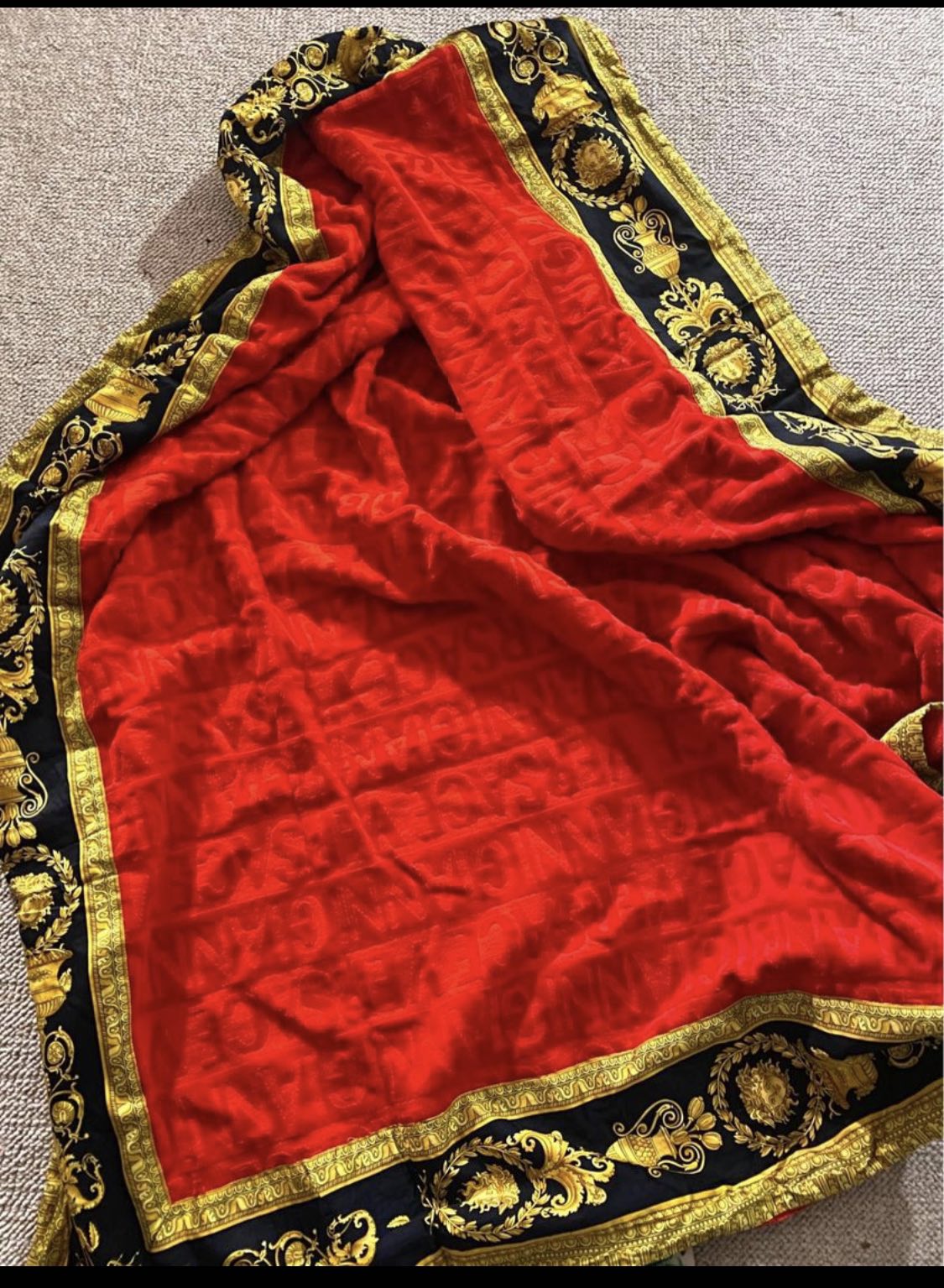 Versace towels image indicator(3)