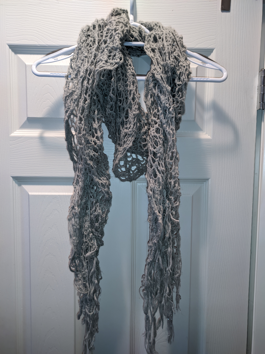 🎁 Freecycle knitted scarf thumbnail