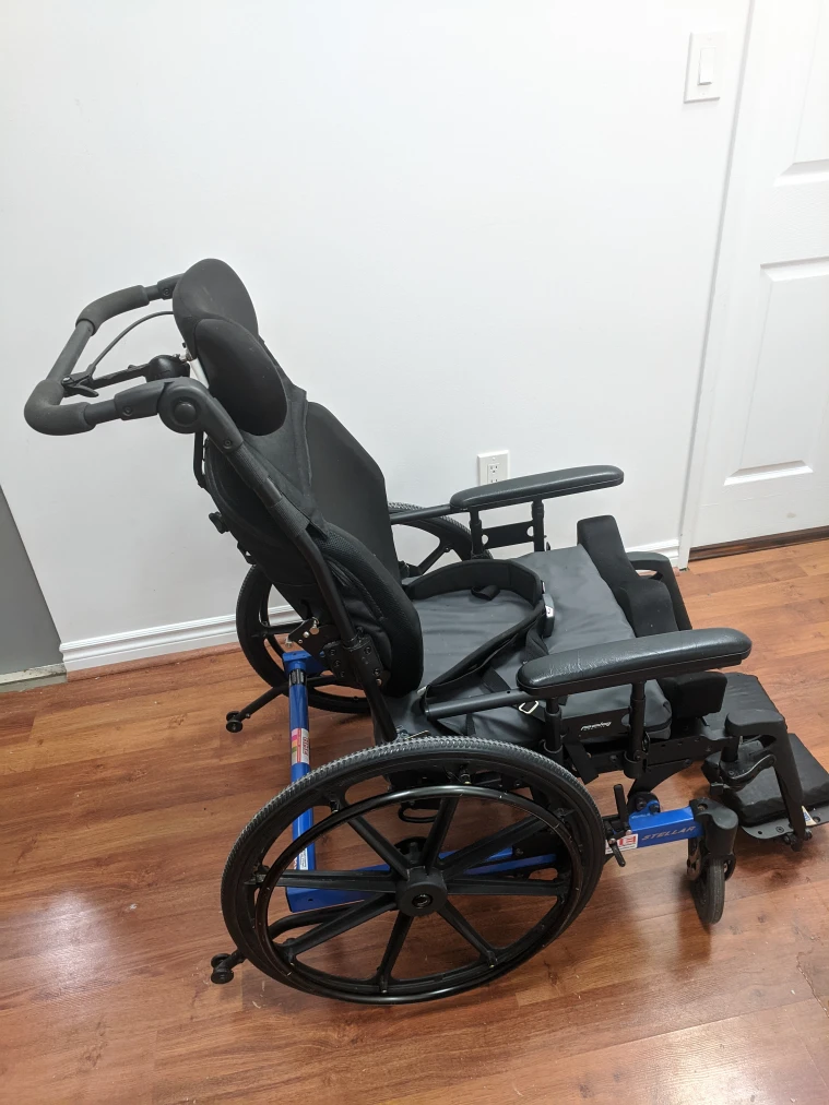 large manual tilt wheel chair - photo 2