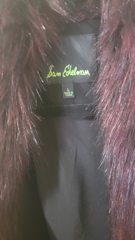 Burgundy Faux Fur Vest   size large - photo 5