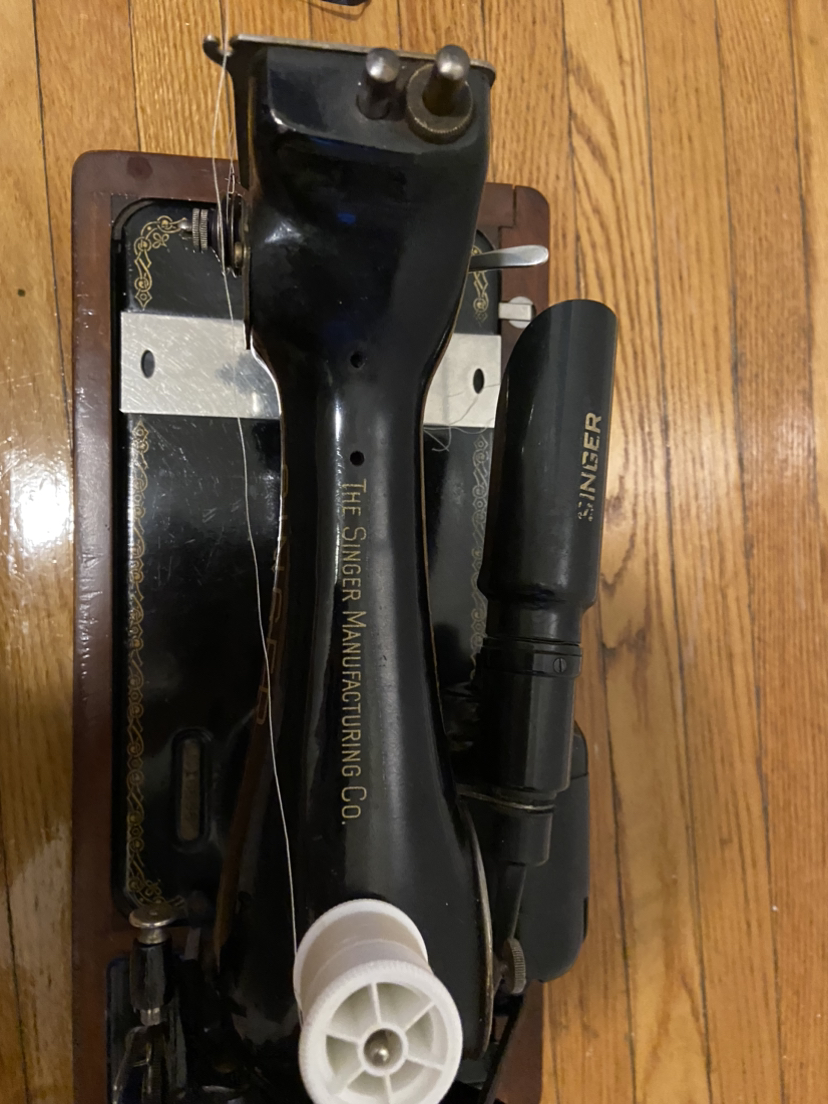 Antique Singer Sewing Machine - photo 3