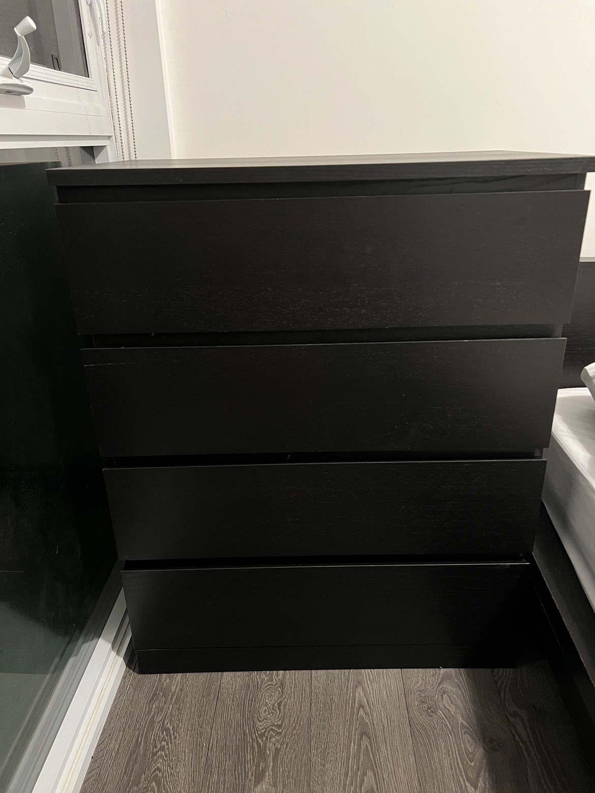 4 Drawer Malm dresser - photo 2
