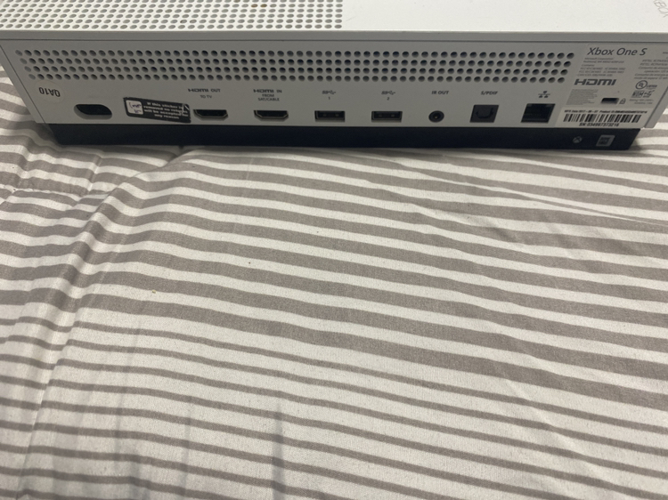 Xbox One S + Controller - photo 2