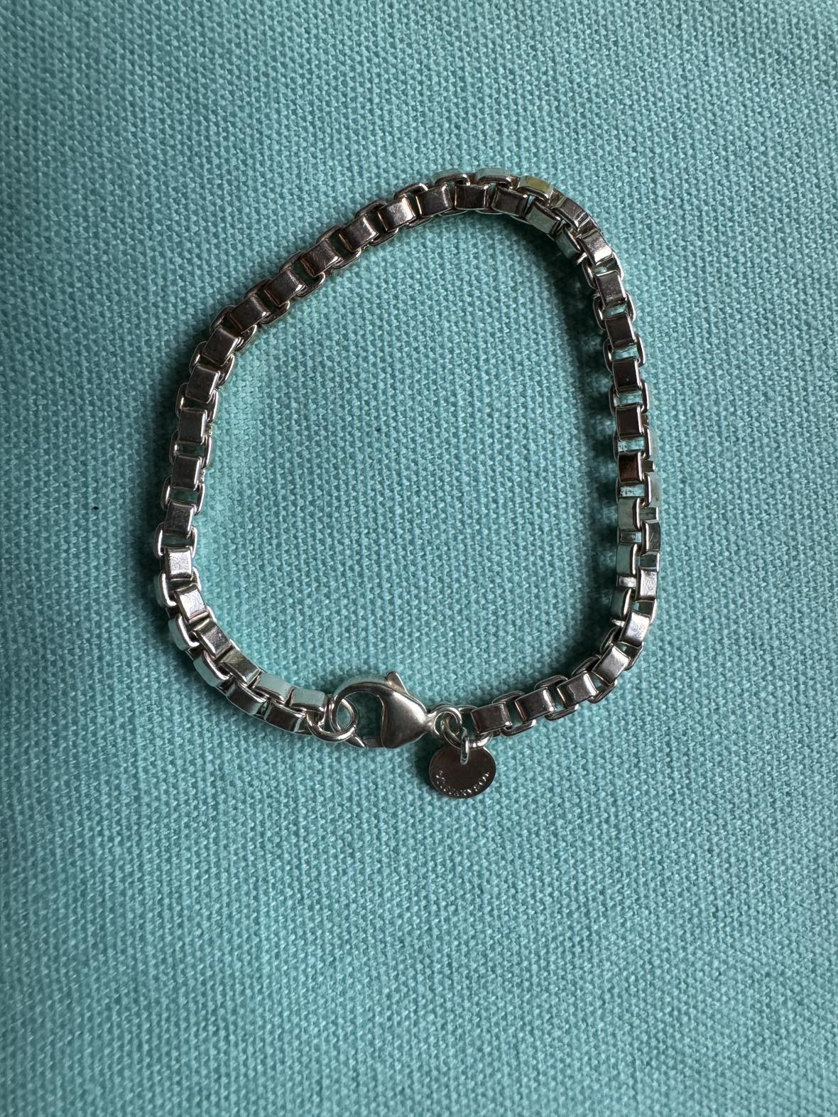 Tiffany & Co. VENETIAN LINK BRACELET image indicator(4)