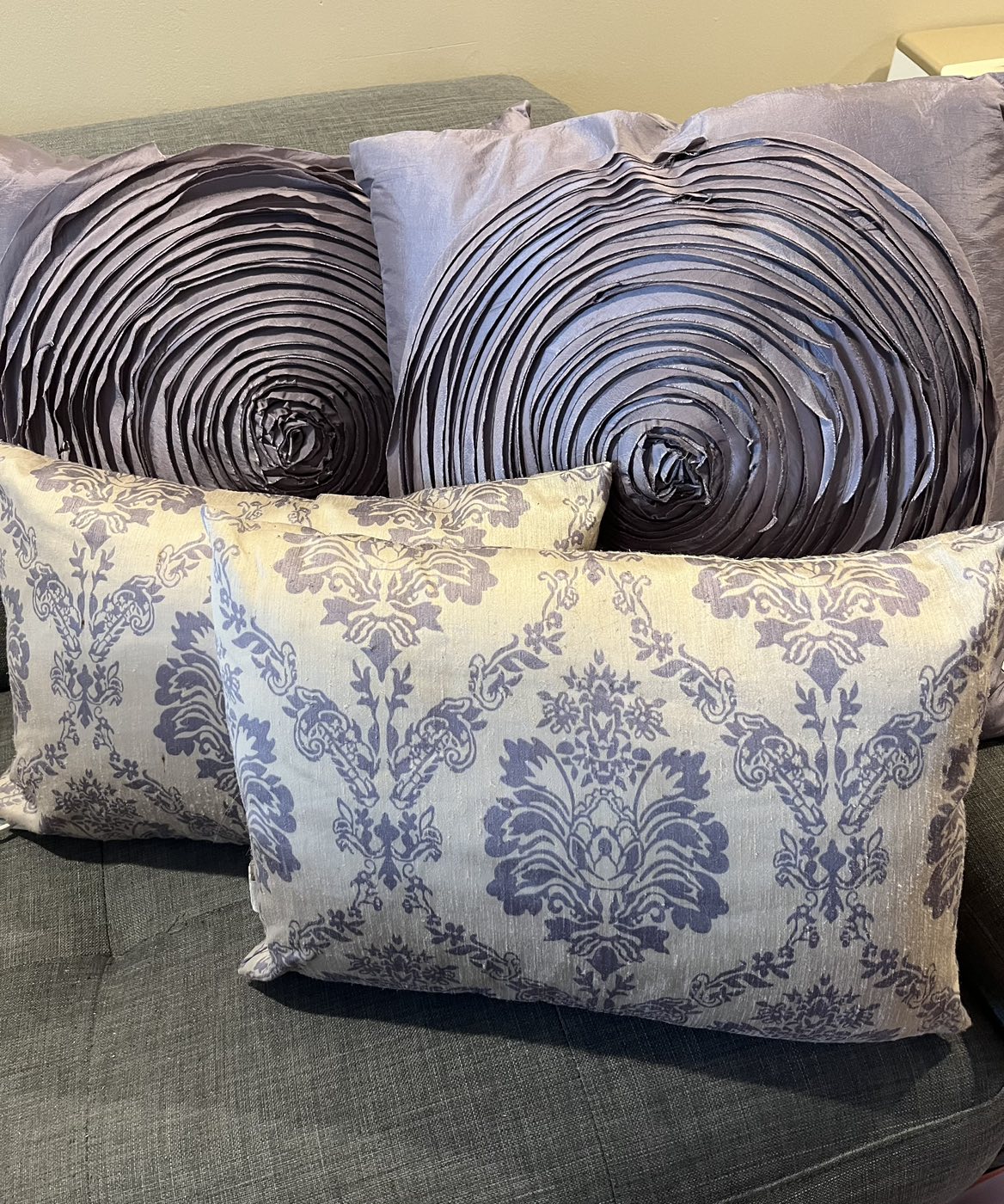 4 Beautiful Cushions thumbnail