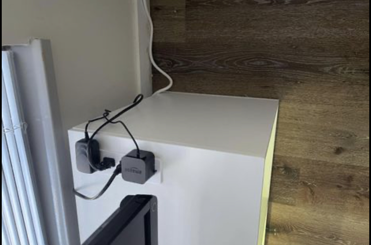 TV STAND - photo 5