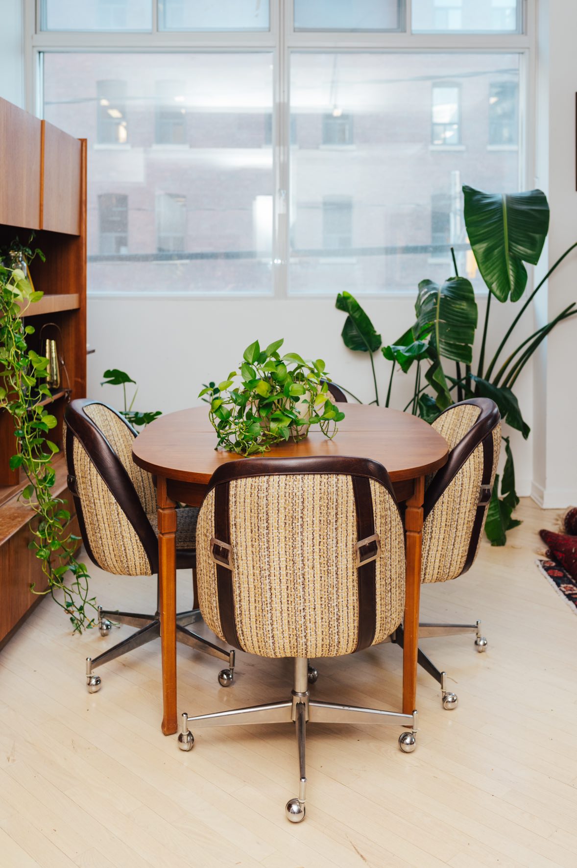 MCM Vintage Dining Table 🤎 - photo 2