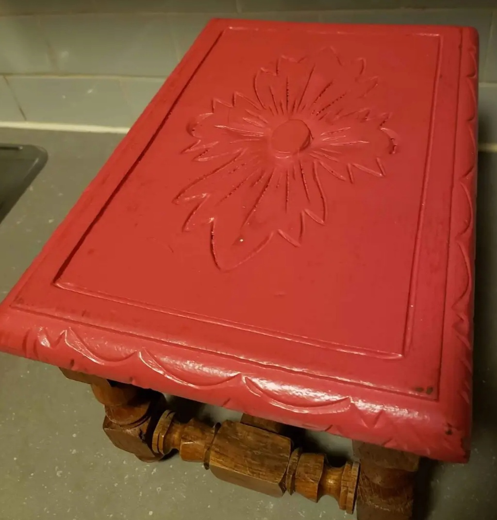ANTIQUE GOLDEN OAK HANDCARVED FOOT REST STOOL WITH PAINTED TOP - photo 5