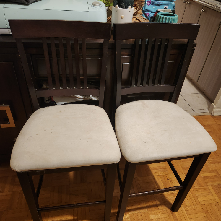 2 kitchen chairs #sellingspree thumbnail