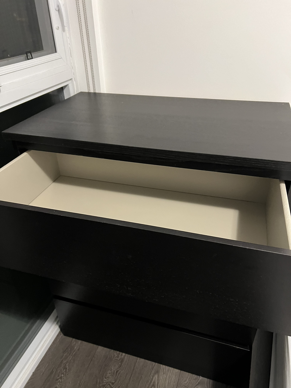 4 Drawer Malm dresser - photo 4