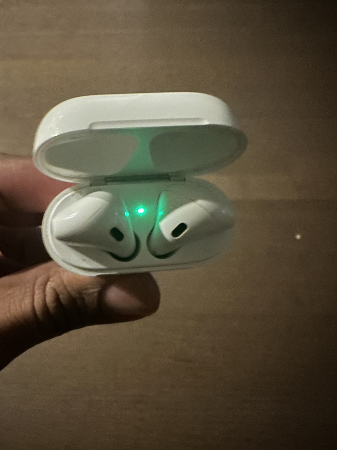 Apple AirPods (2nd Generation) - photo 2