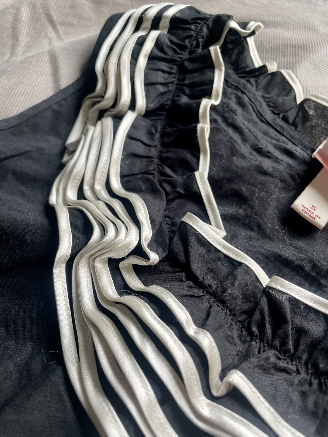 Merona unique black sleeveless top with white satin trim image indicator(3)