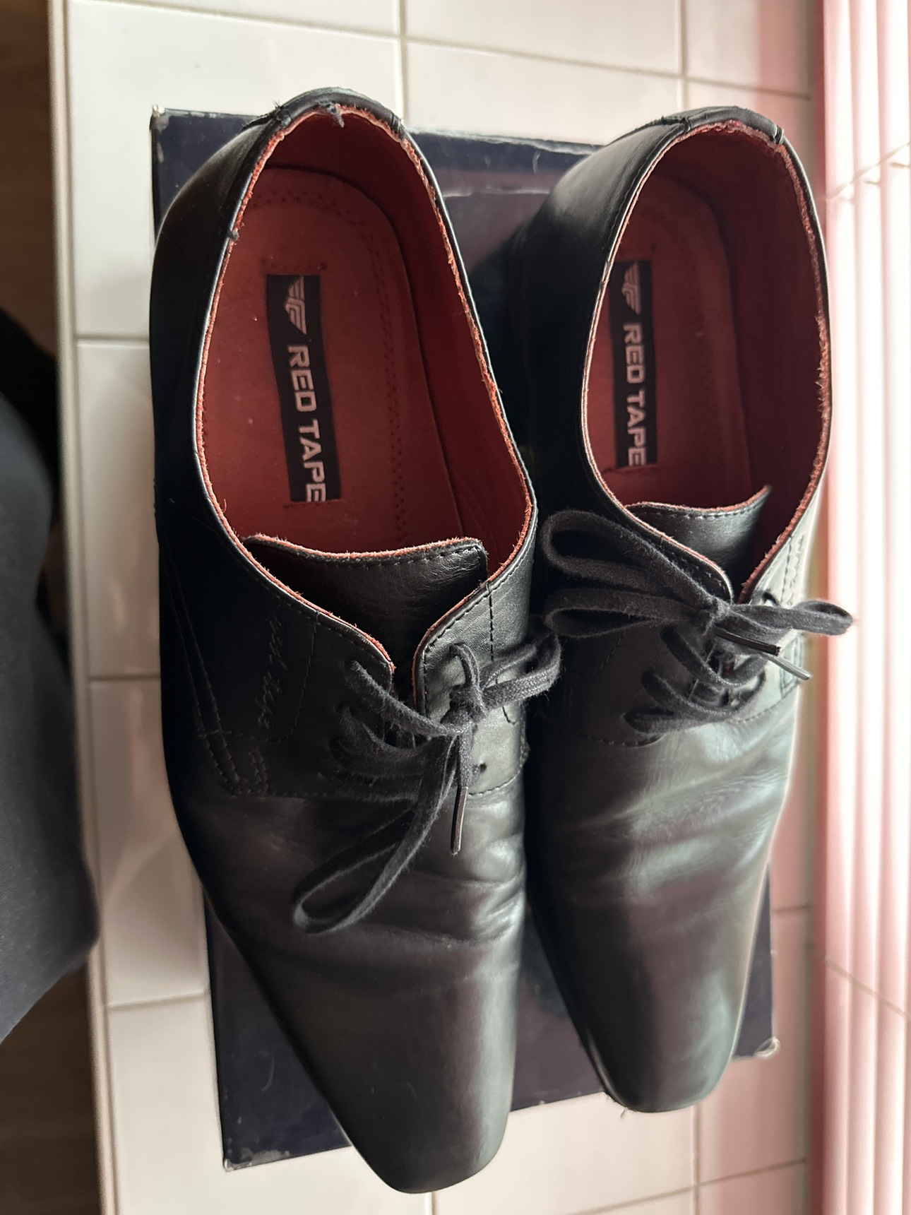 Men shoes size 9