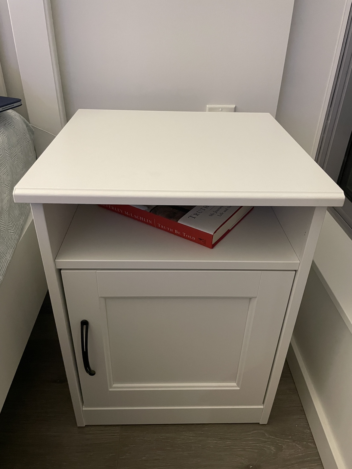 IKEA Songesand Nightstand - photo 2