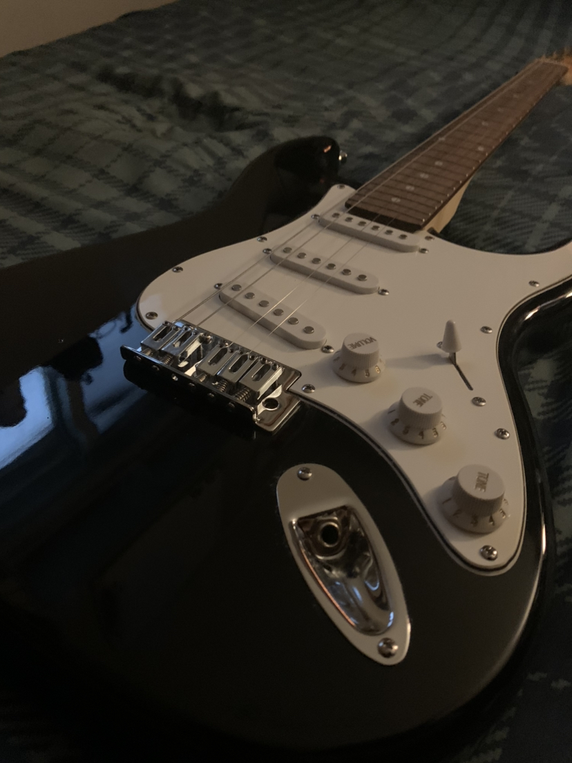 GWL stratocaster electric guitar with amp - photo 5