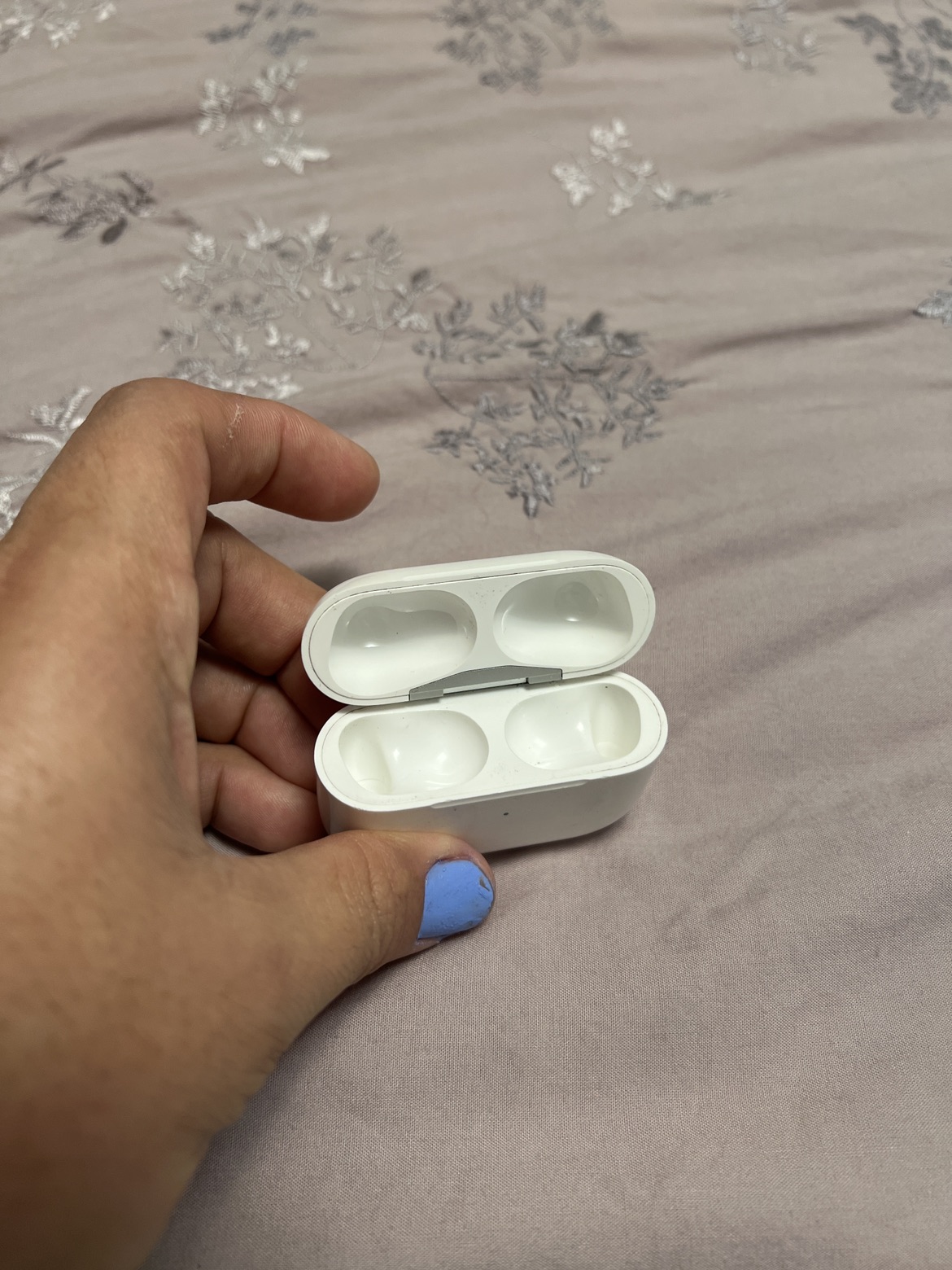 AirPod case 2 gen - photo 2