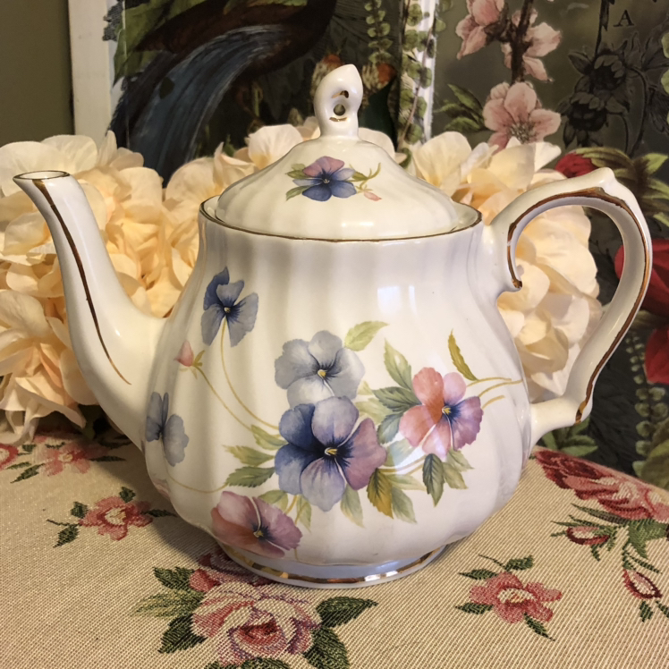 Sadler Teapot Pansies Motif