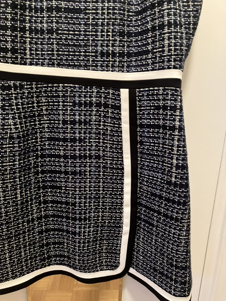 JUDITH & CHARLES , dress size 14 image indicator(4)