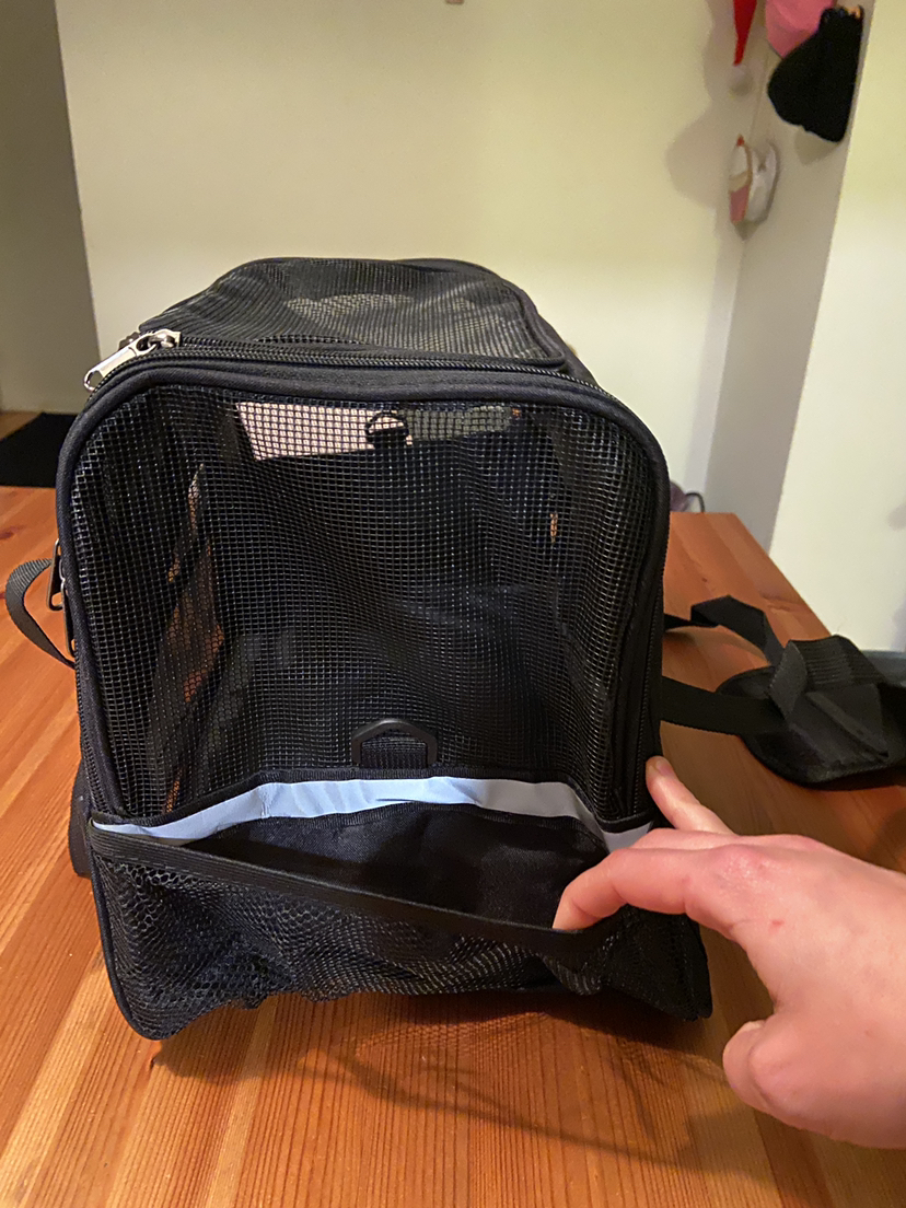 Pet carrier bag, new and unused image indicator(4)