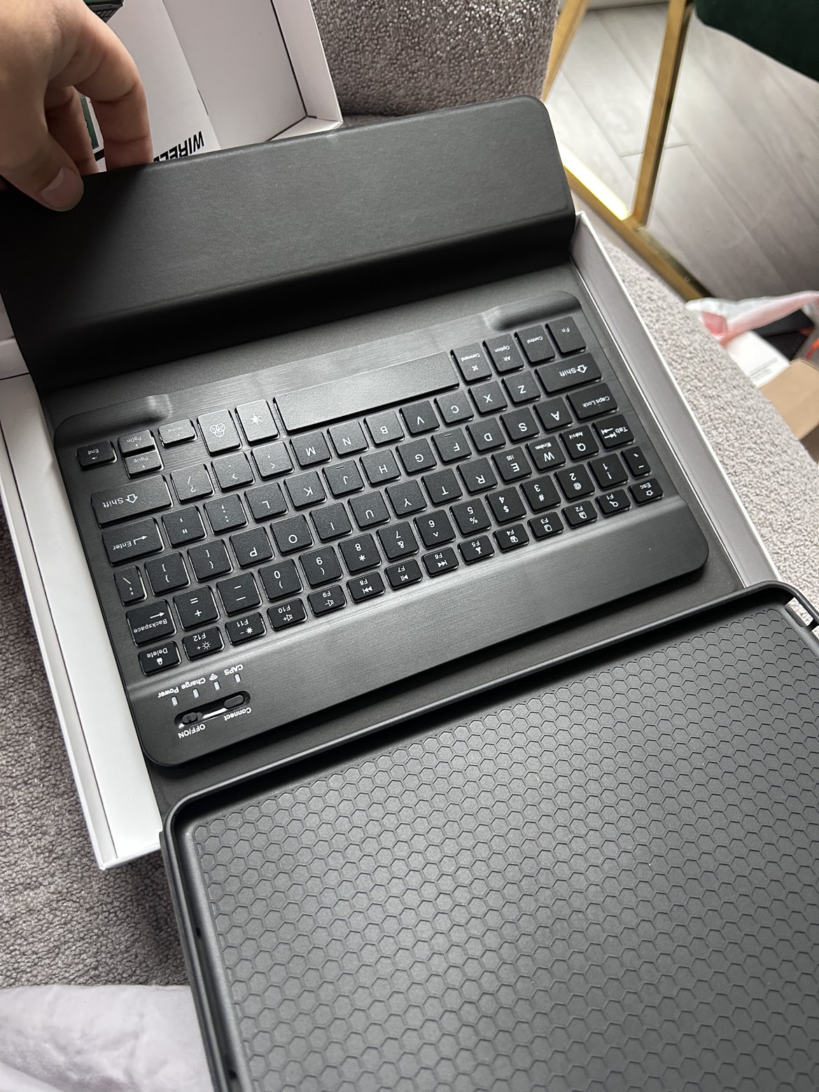 Ekbense  Ultra-Slim Wireless Keyboard Case - photo 3