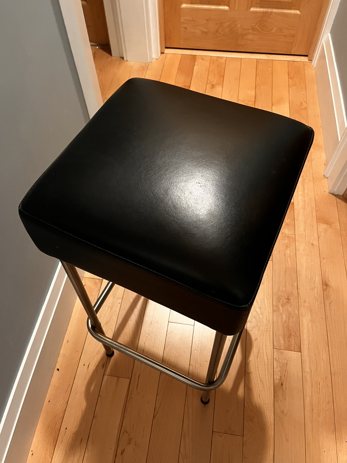 Bar stool