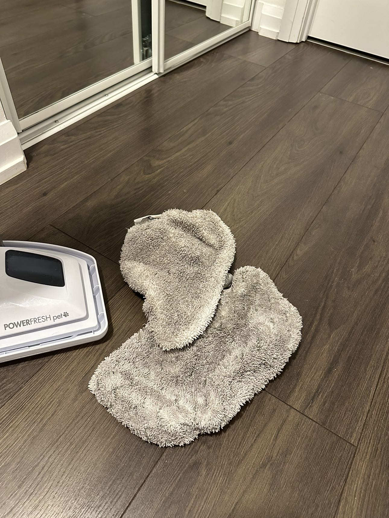 PowerFresh Pet Scrubbing & Sanitizing Steam Mop image indicator(6)