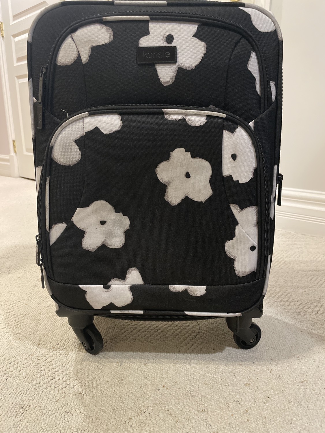 Black and white floral travel/overnight/carry-on bag thumbnail