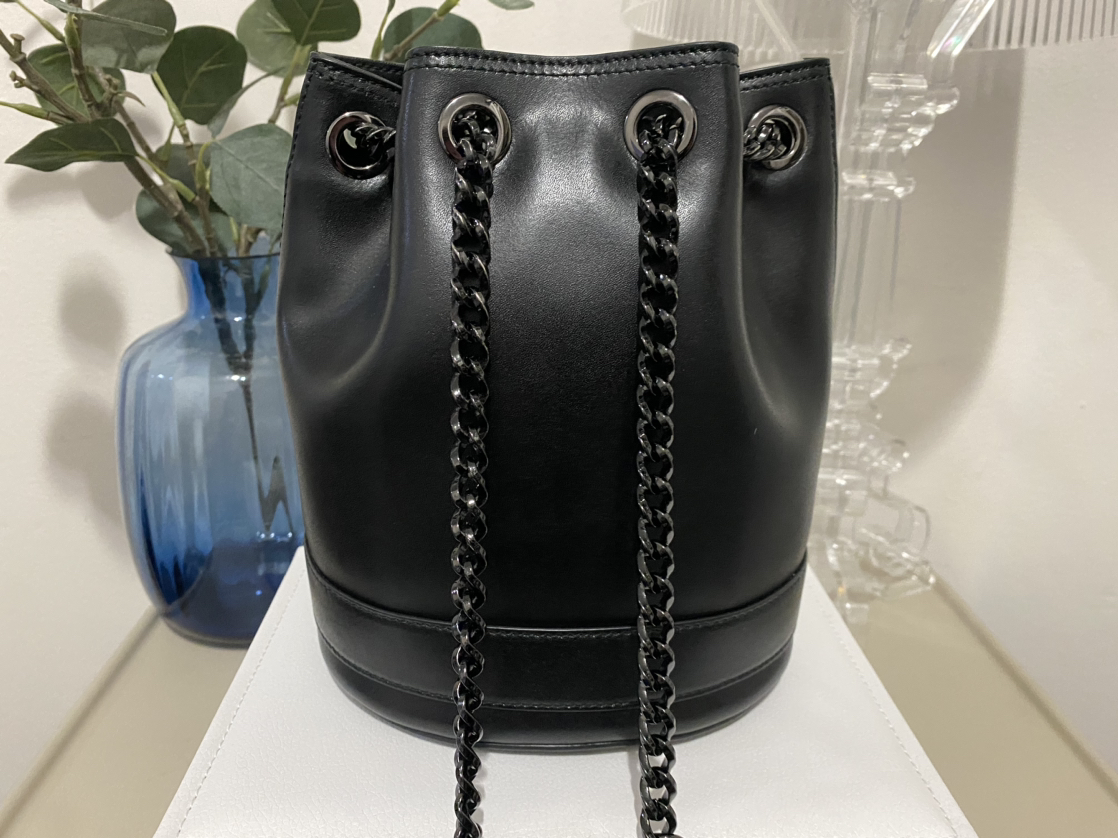 Ferragamo Vara Bow bucket bag - photo 4