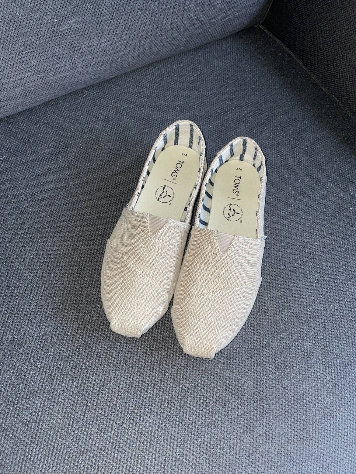 TOMS, size 7 brand new!