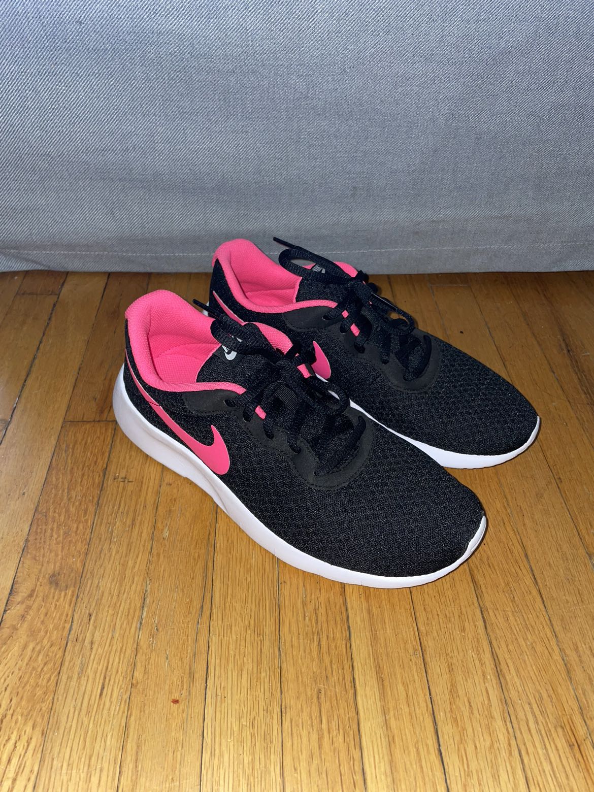 Nike runners, size 8 brand new! - photo 2