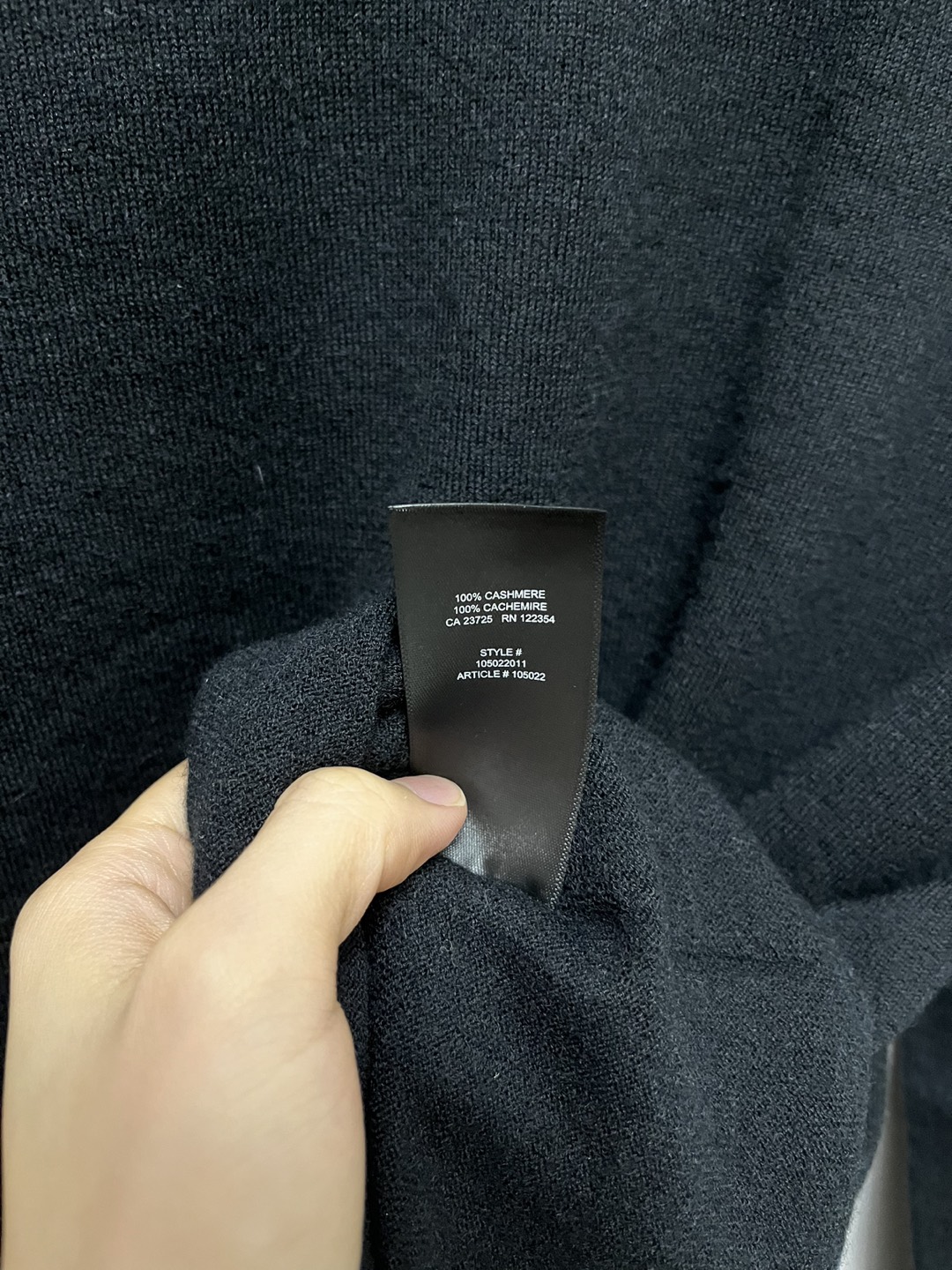 Aritzia 100% cashmere knit image indicator(3)