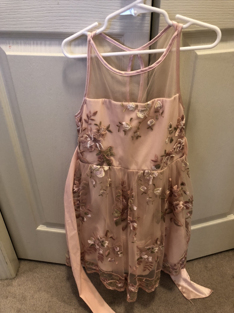 Girl dresses size 6-7