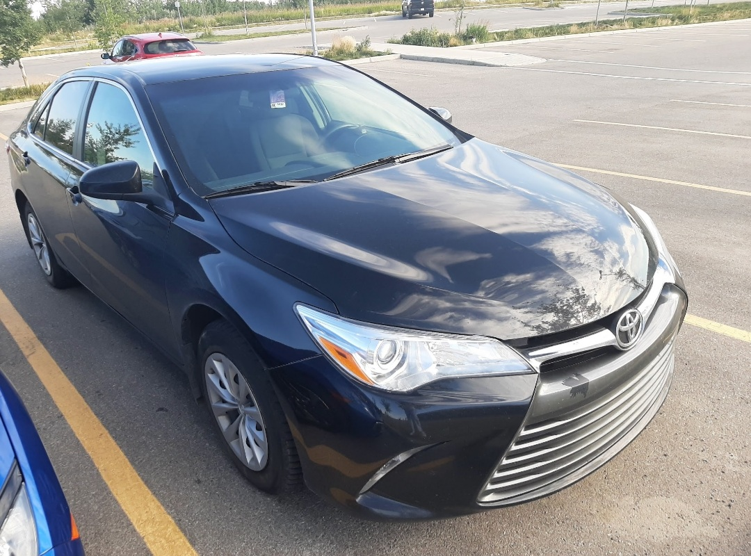 2017 Toyota Camry LE - photo 2