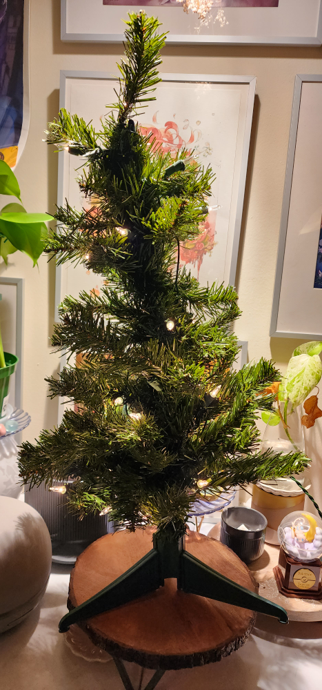 Selling mini prelit Christmas tree - photo 4