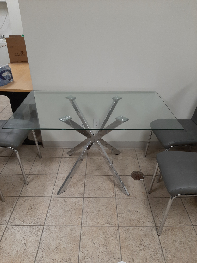 Dinning Table and 4 Chairs, obo thumbnail