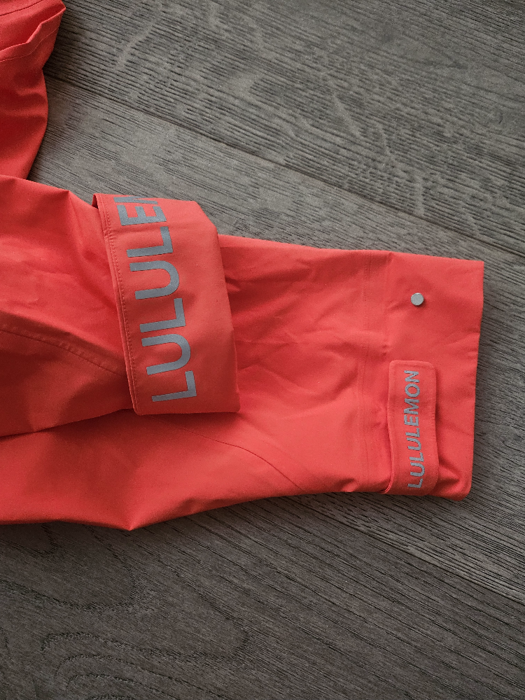 Lululemon rain jacket - photo 3