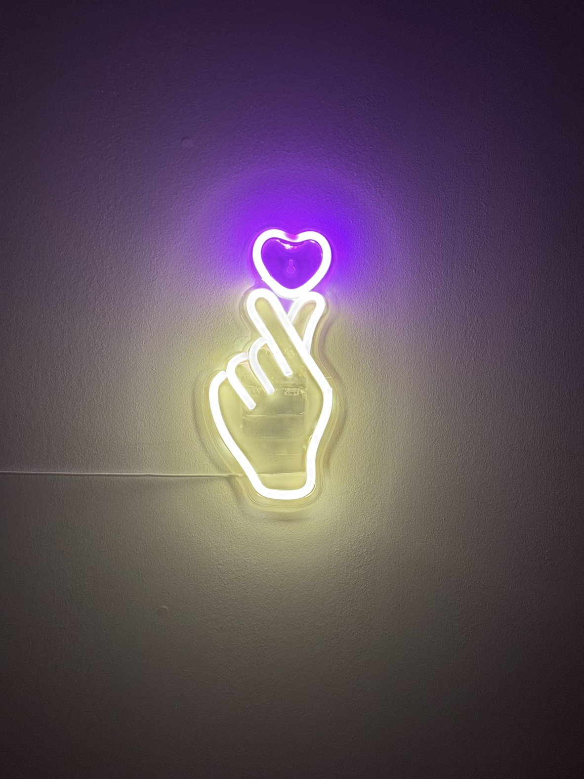 Neon Finger Heart Light