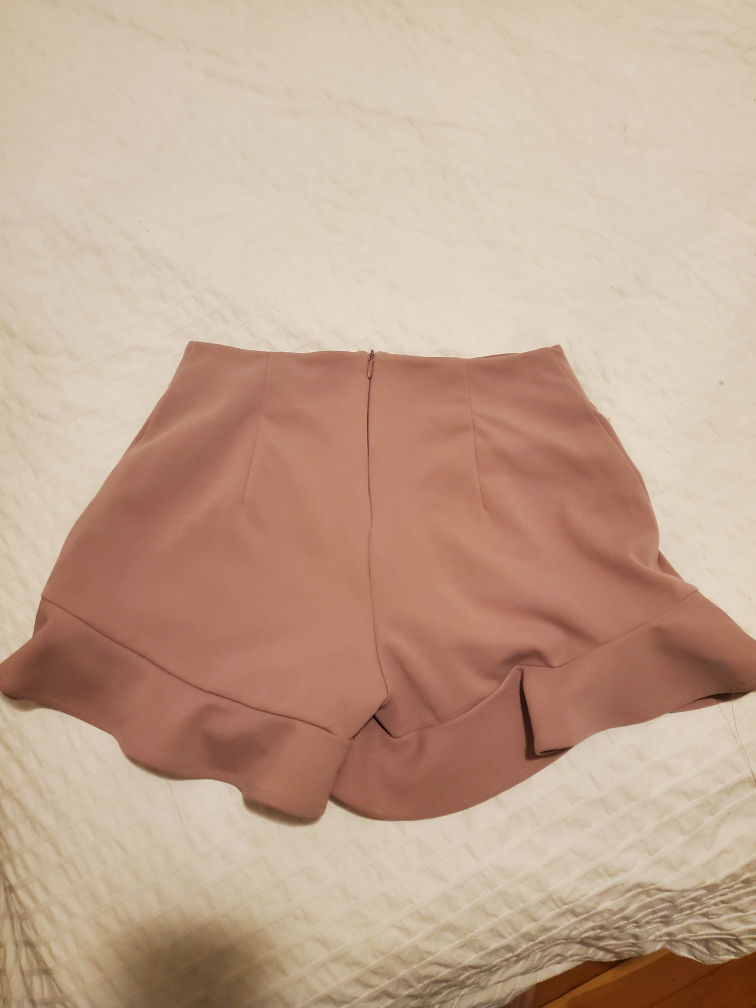 women's blush pink ruffle hem short. size small - photo 2