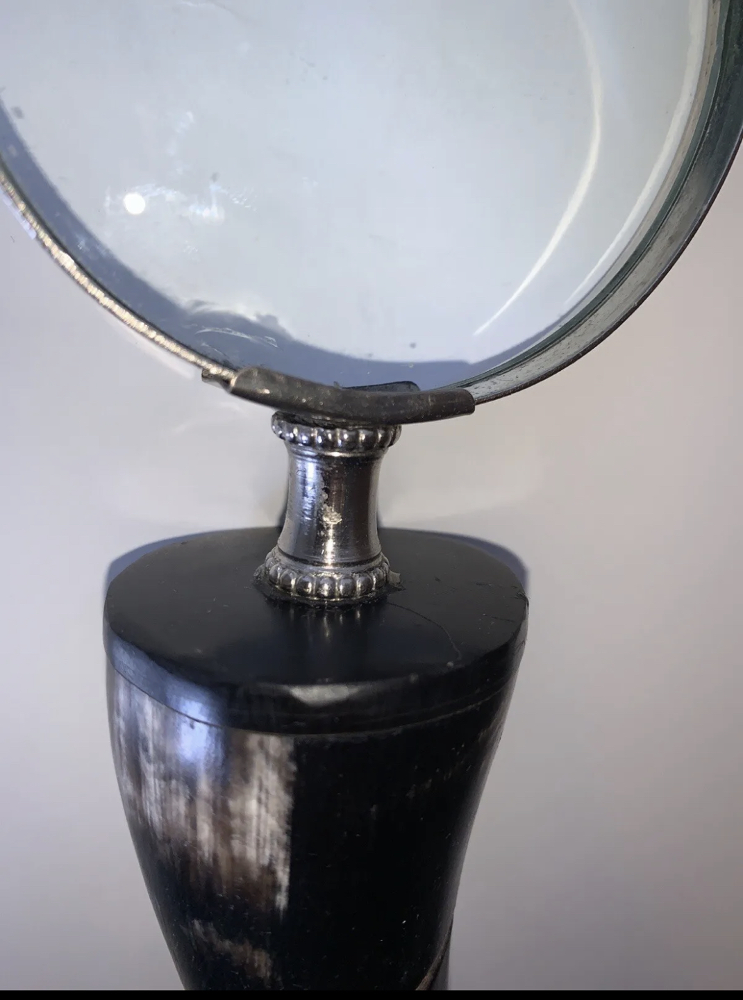 Magnifying Glass Black Brown Polished Spiral Handle Horn 9" image indicator(6)