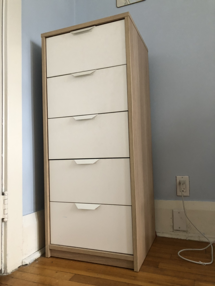 Askvoll Dresser
