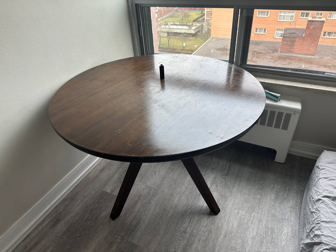 Big round wooden table - photo 2
